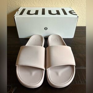 LIKE NEW RARE🪷Lululemon Restfeel Slide in Misty Pink
